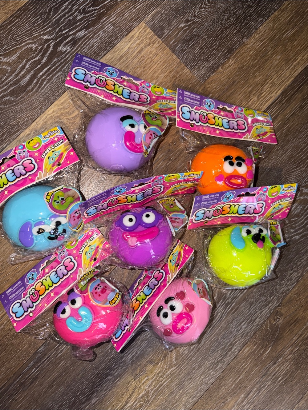 SEVEN 7 SMUSHERS orb Curiosities- Faces Squishy Assorted Colors